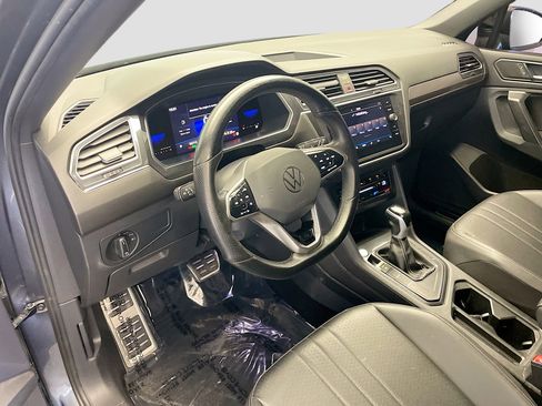 Used 2023 Volkswagen Tiguan SE R-Line image 7