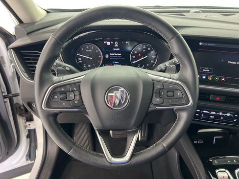 Used 2022 Buick Envision Essence w/ Technology Package I FWD image 10