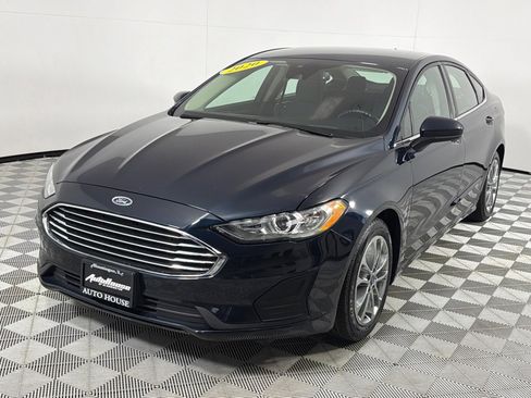 Used 2020 Ford Fusion SE image 10