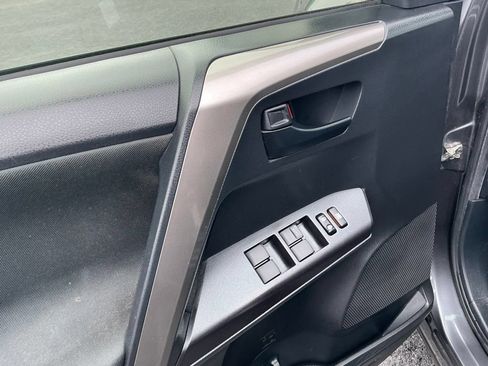 Used 2018 Toyota RAV4 LE w/ All Weather Liner Package AWD/4WD image 17
