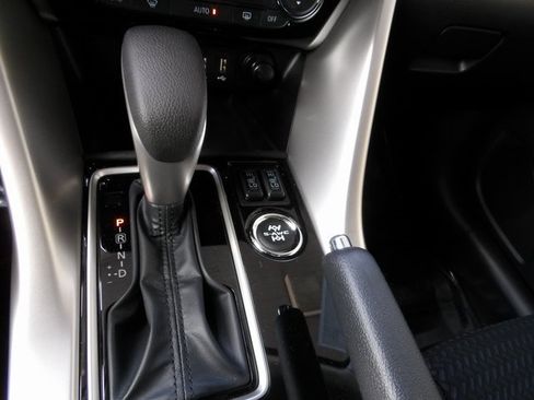 New 2024 Mitsubishi Eclipse Cross LE image 20