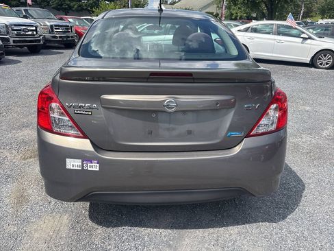 Used 2015 Nissan Versa SV FWD image 9