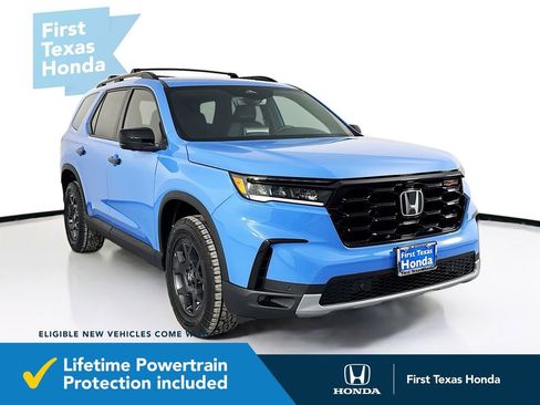 New 2025 Honda Pilot TrailSport image 1