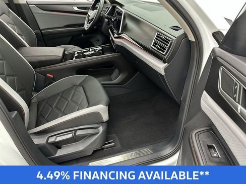 Certified 2025 Volkswagen Atlas Peak Edition SE image 27