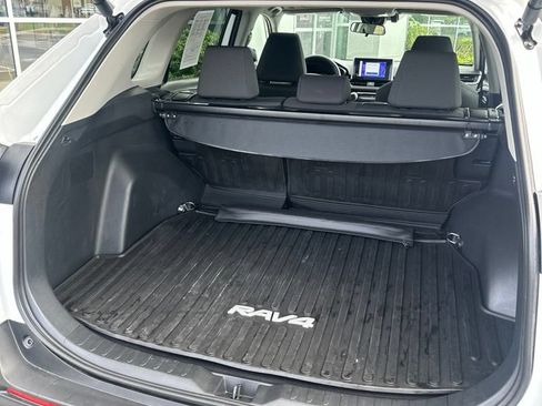 Used 2024 Toyota RAV4 XLE w/ Convenience Package AWD/4WD image 6