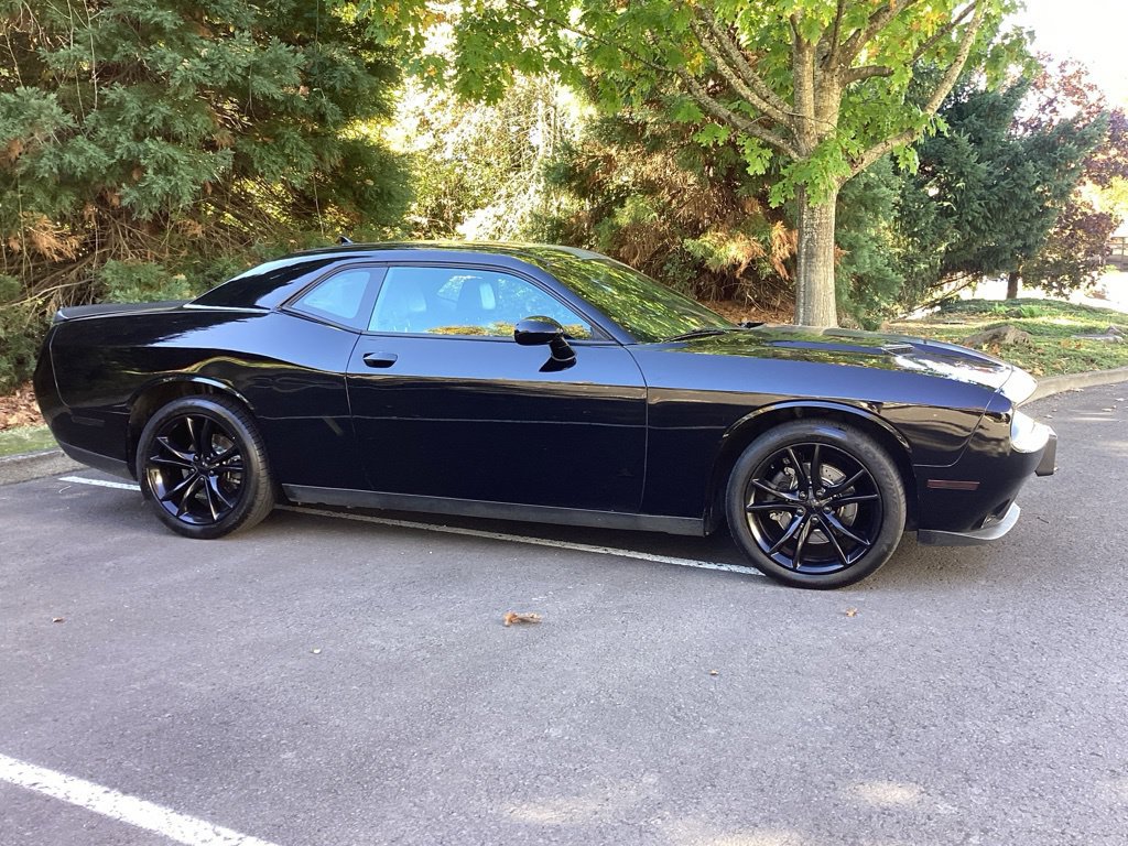 Used 2016 Dodge Challenger SXT Plus RWD image 9