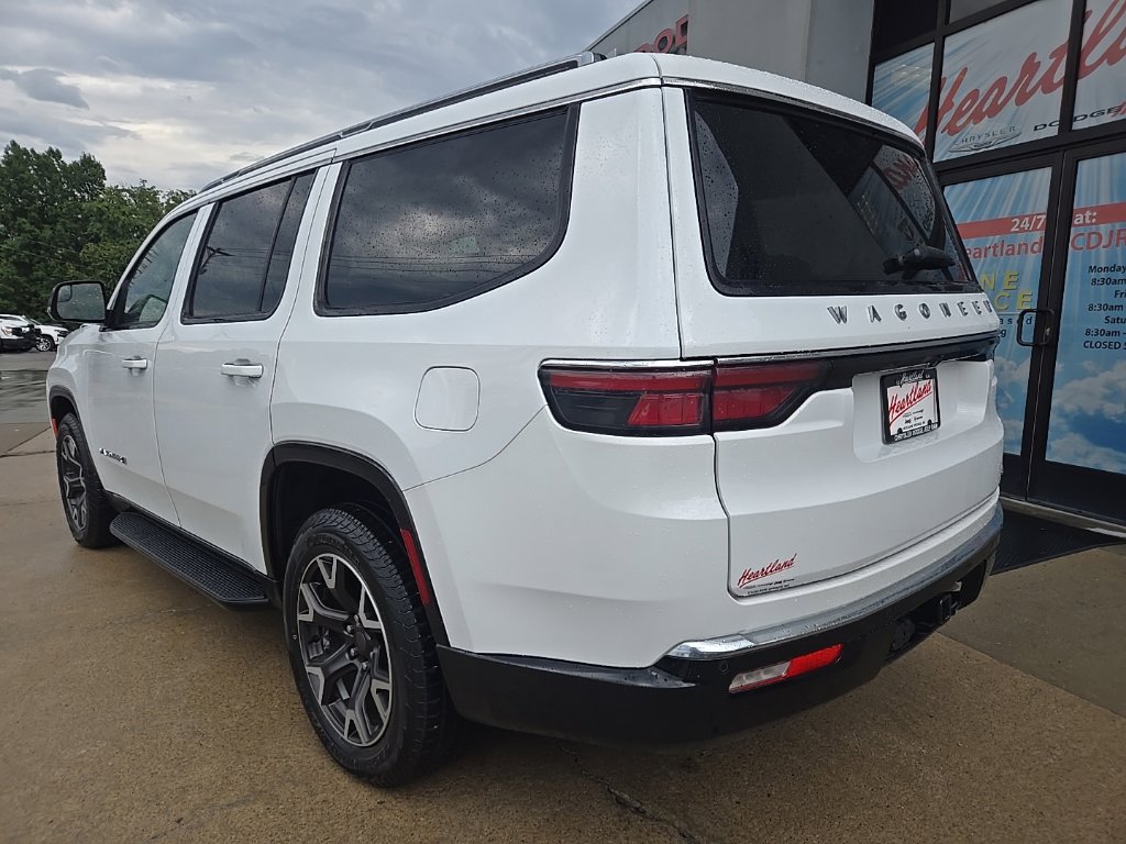 Used 2024 Jeep Wagoneer Series III AWD/4WD image 5