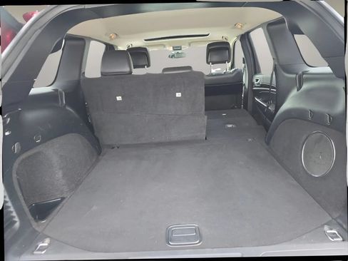 Used 2012 Jeep Grand Cherokee Laredo AWD/4WD image 19