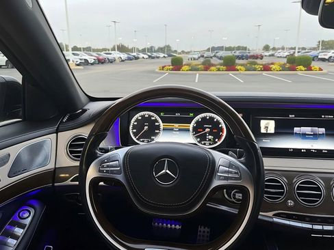 Used 2016 Mercedes-Benz S 550 Sedan w/ Sport Package w/ Sport Package image 13