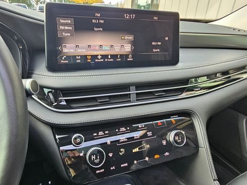 Used 2023 INFINITI QX60 Luxe image 32