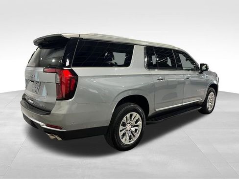 Used 2025 GMC Yukon XL Denali AWD/4WD image 7