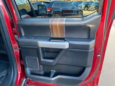 Used 2017 Ford F150 Lariat w/ Trailer Tow Package image 31