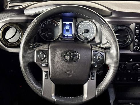 Used 2021 Toyota Tacoma TRD Off-Road w/ Technology Package image 13