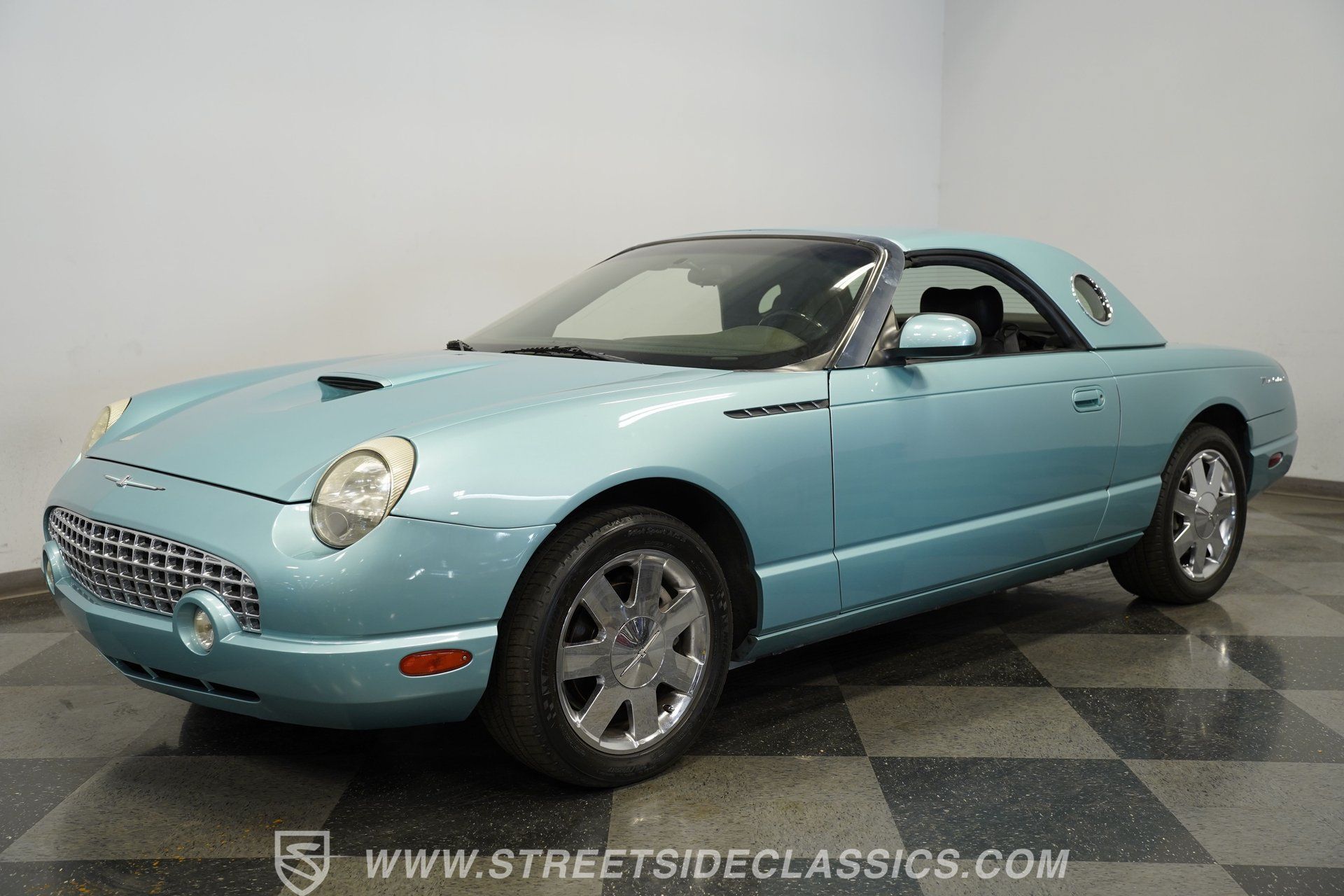 Used 2002 Ford Thunderbird RWD image 23