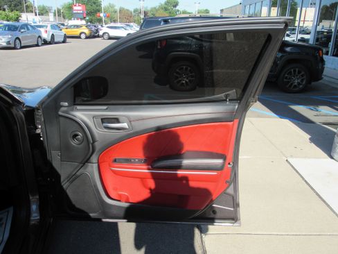 Used 2020 Dodge Charger Scat Pack w/ Dynamics Package RWD image 18