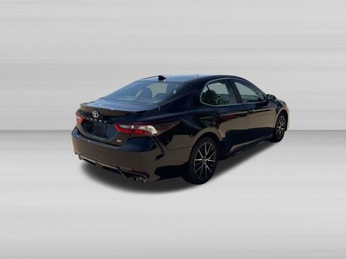 Used 2024 Toyota Camry SE FWD image 4