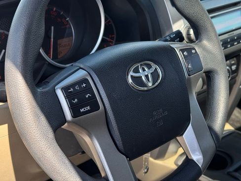 Used 2011 Toyota 4Runner SR5 w/ Convenience Pkg RWD image 16