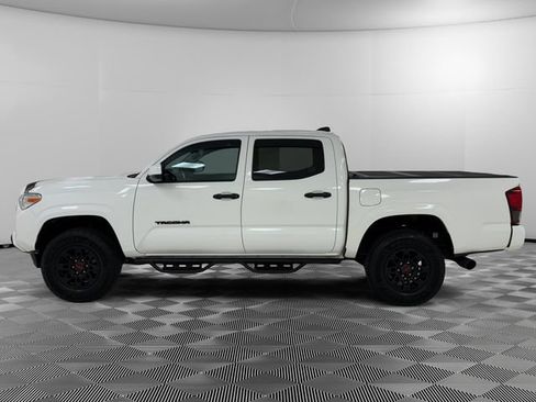 Used 2022 Toyota Tacoma SR AWD/4WD image 2
