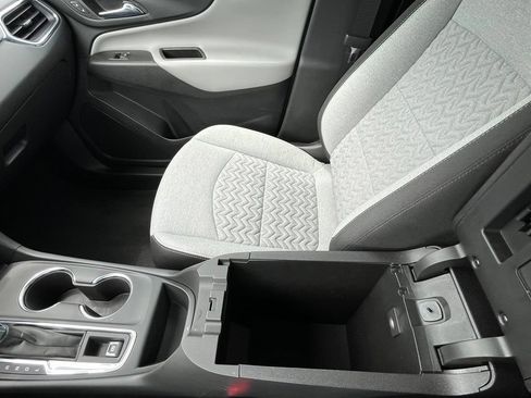 Used 2023 Chevrolet Equinox LS w/ LS Convenience Package FWD image 23