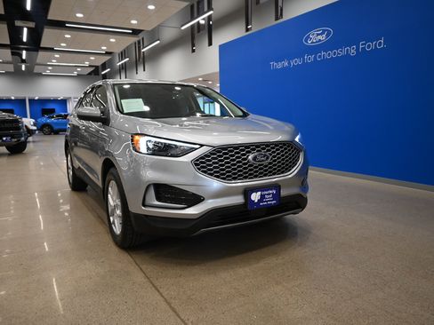 Certified 2024 Ford Edge SEL image 2