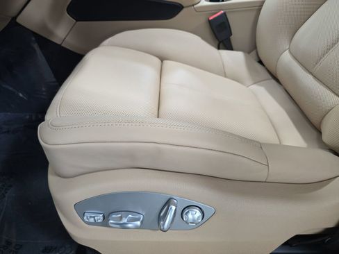 New 2026 Porsche Macan image 23