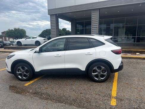 Used 2025 Ford Escape ST-Line Select AWD/4WD image 8