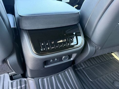 New 2026 INFINITI QX80 4WD image 23