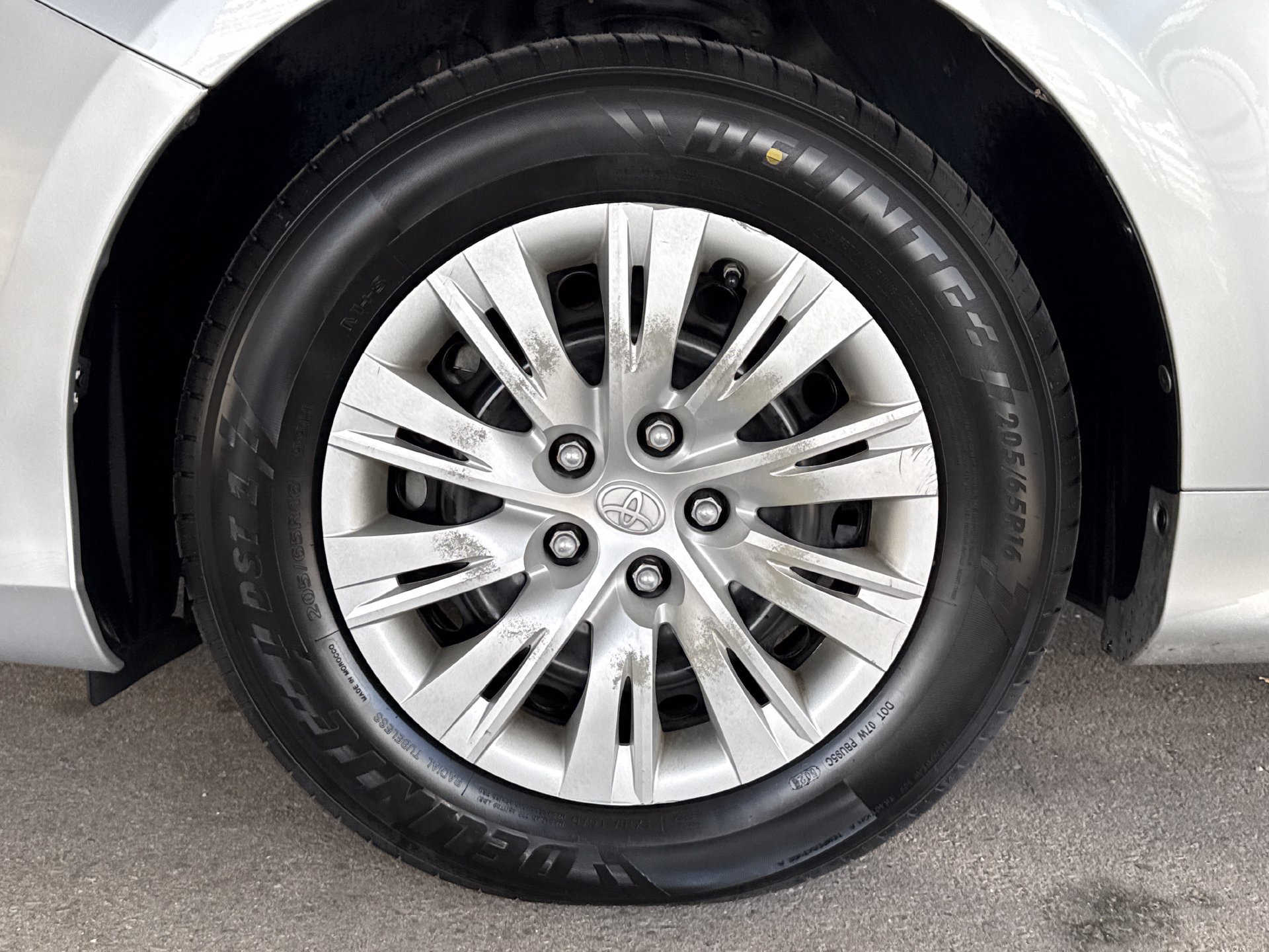 Used 2014 Toyota Camry LE FWD image 18