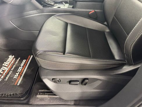 Used 2022 Volkswagen Atlas Cross Sport SE image 9