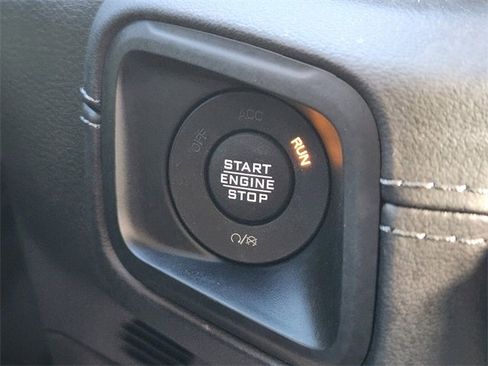 Used 2025 Jeep Gladiator Mojave w/ Convenience Group image 22