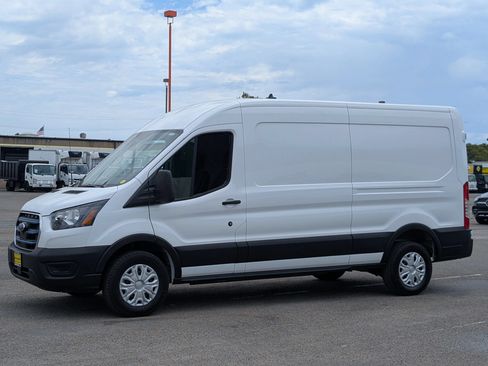 Used 2023 Ford E-Transit Medium Roof RWD image 4