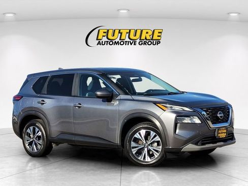 Used 2023 Nissan Rogue SV image 1