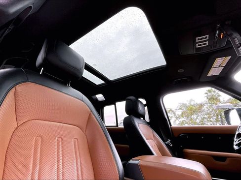 Used 2021 Land Rover Defender 110 X image 22