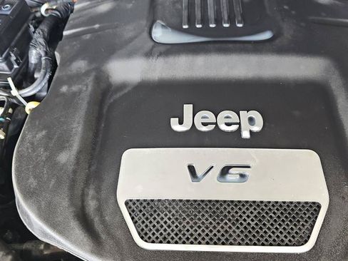 Used 2016 Jeep Wrangler Unlimited Rubicon AWD/4WD image 9