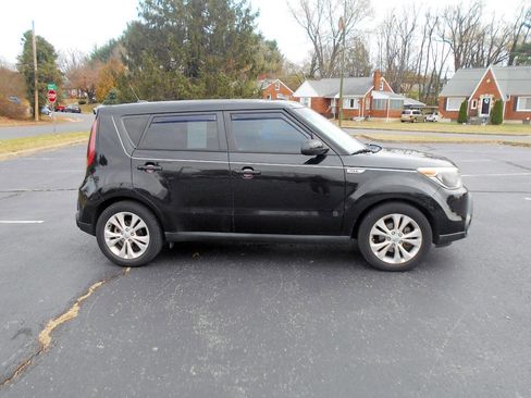 Used 2015 Kia Soul + image 5