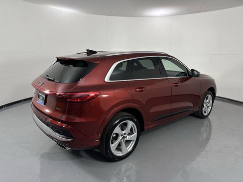 Used 2025 Audi Q5 Premium Plus w/ Premium Plus AWD/4WD image 8
