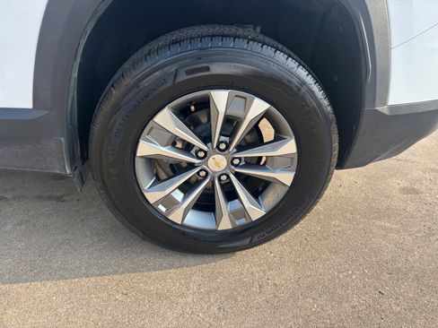 Used 2025 Chevrolet Equinox LT FWD image 31