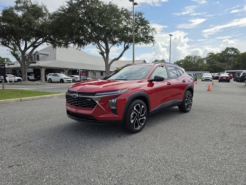 New 2026 Chevrolet Trax RS w/ Sunroof Package FWD image 11
