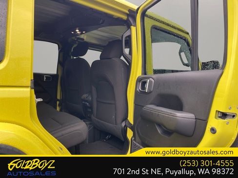 Used 2023 Jeep Wrangler Sahara image 12