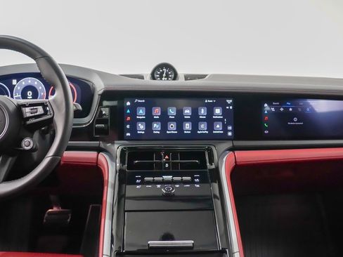 Certified 2025 Porsche Panamera 4 image 22