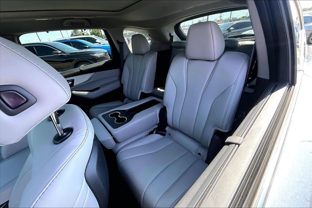 Used 2025 Acura MDX w/ Technology Package FWD image 36