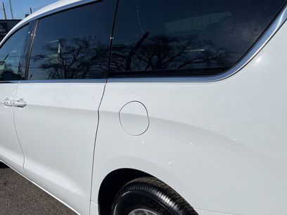 Used 2026 Chrysler Pacifica Select