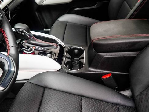 Used 2024 GMC Canyon AT4X image 17