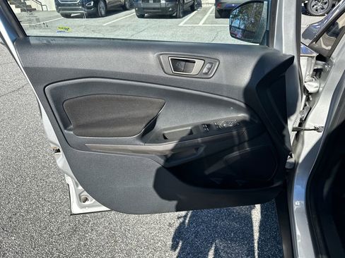 Used 2020 Ford EcoSport SE w/ SE Convenience Package image 10
