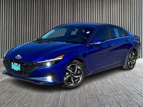 Used 2022 Hyundai Elantra Limited image 12