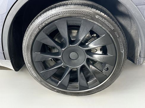 Used 2023 Tesla Model Y Long Range image 11