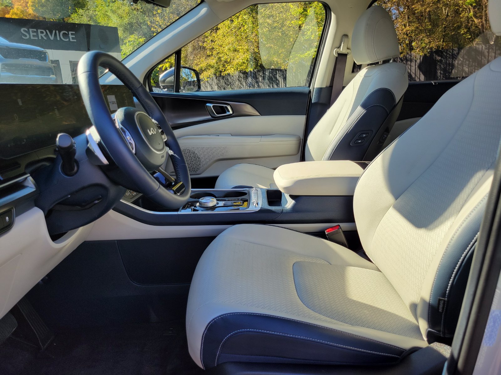 Certified 2025 Kia Carnival SX Prestige FWD image 9