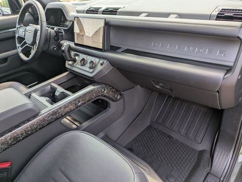 New 2025 Land Rover Defender 110 image 19