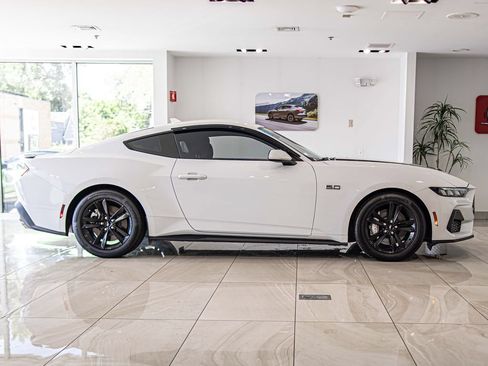 Used 2024 Ford Mustang GT RWD image 9