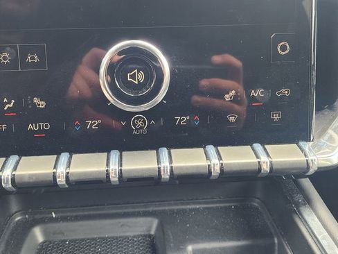 Used 2025 GMC Acadia Elevation FWD image 29